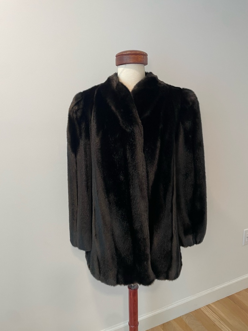 Tissavel Vintage dark brown faux fur coat